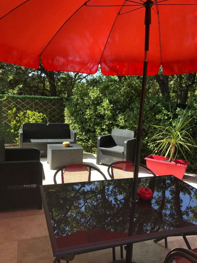 شقة L'Amanderaie Piscine Privee A Cote De Lourmarin Luberon كادينيت المظهر الخارجي الصورة